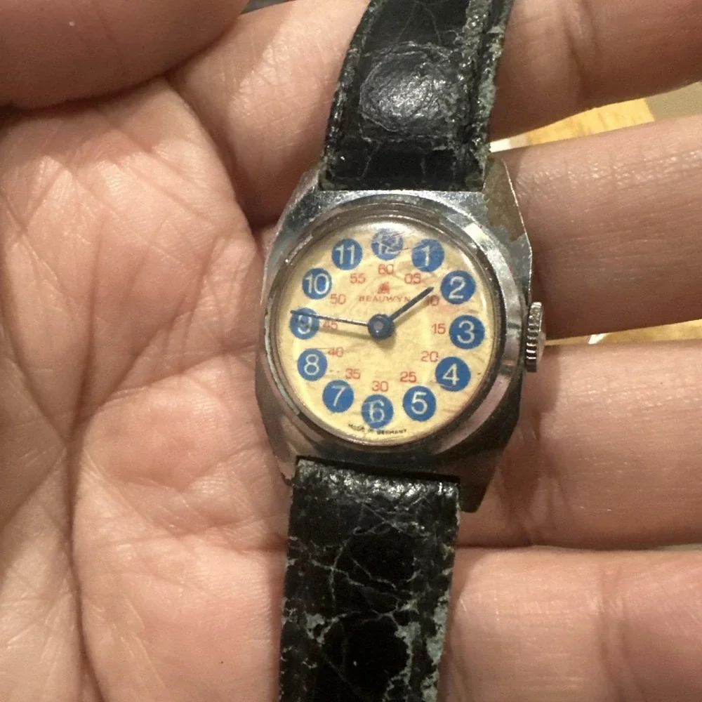 Vintage Rare BEAUWYN Manual Wind Ladies Watch Silver Germany 26mm‎ Read Descrptn